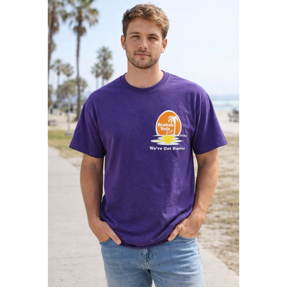 Gildan Activewear Ultra Cotton T-shirt Men's Size XL Broken Yolk Cafe Purple